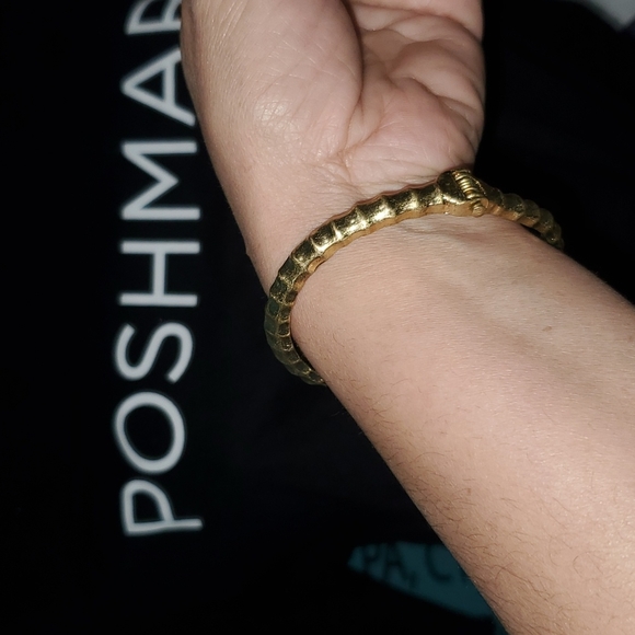 Vintage Seahorse Bangle Bracelet #22 - Picture 2 of 7